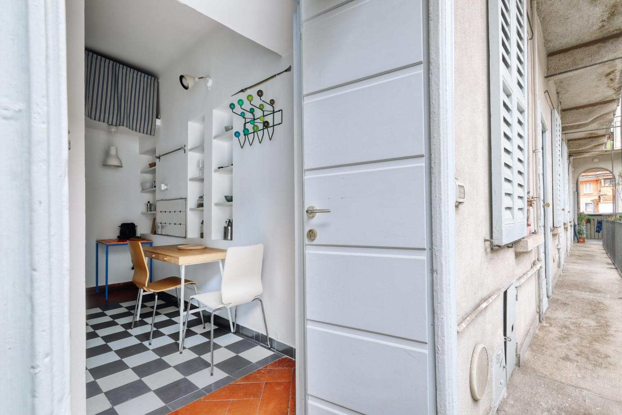 Farini 6 Apartment *